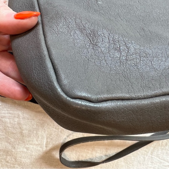 Saint Laurent Lou Crossbody Camera Bag Grey - Picture 10 of 15